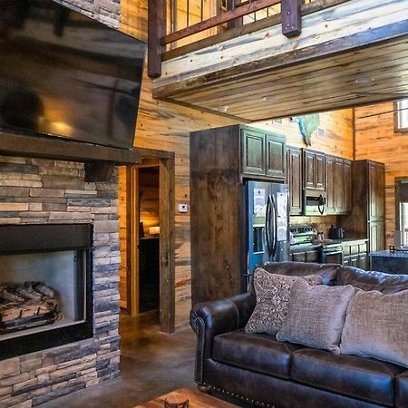 The Big Tex Luxury Cabin Is Epic Broken Bow Exterior foto
