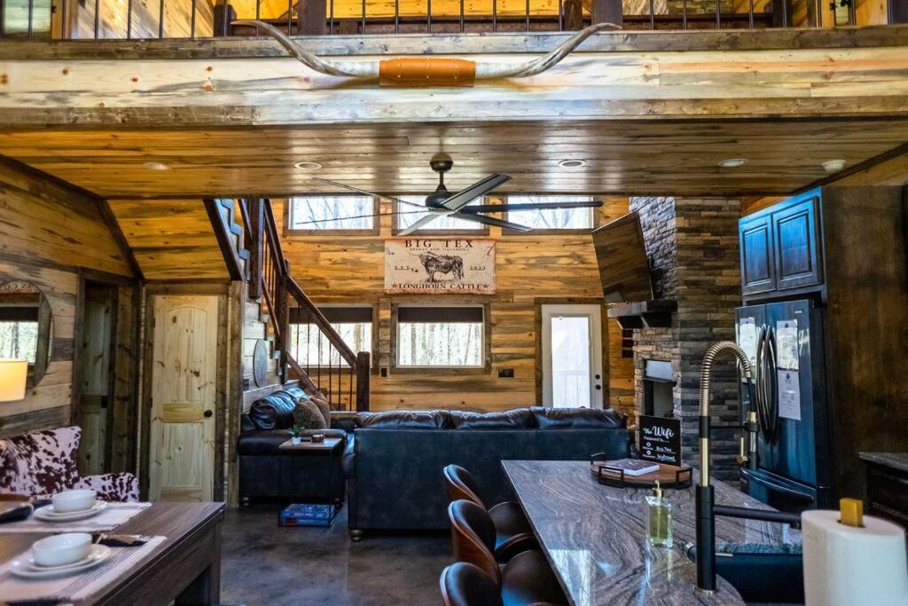 The Big Tex Luxury Cabin Is Epic Broken Bow Exterior foto